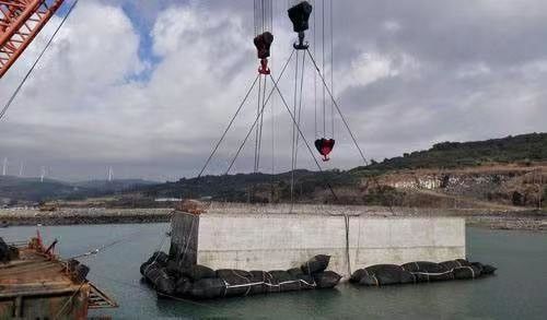 کیفیت کیسه هوای لاستیکی دریایی سیاه برای پرتاب و نجات کارخانه