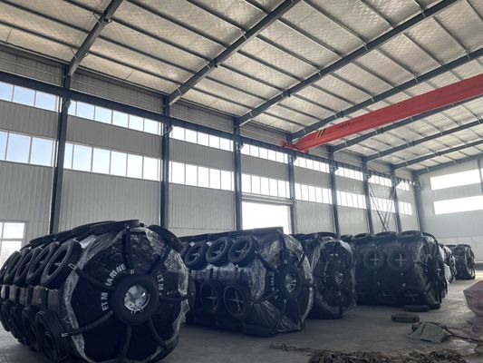 کیفیت 70kg/M³ فوم دانسیته پر شده گلگیر با لاستیک زنجیر 19 میلی متر ضخامت پلی اوره کارخانه