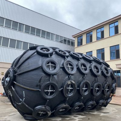 کیفیت پنوماتیک لاستیکی 50/80kPa، سیاه با خطوط زرد برای ایمنی دریایی کارخانه
