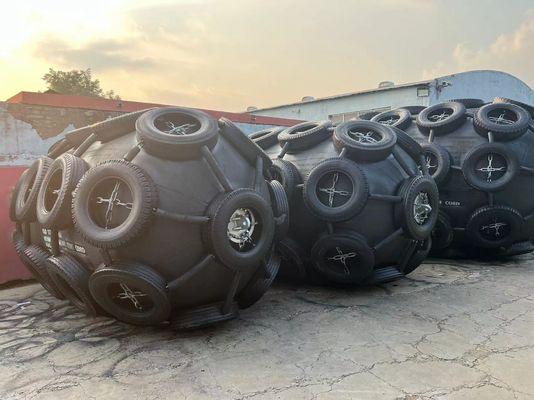 کیفیت فندر لاستیکی پنوماتیک سیاه کیفیت خوب STS 50Kpa فندر نوع یوکوهاما کارخانه