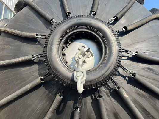 کیفیت قطر از 0.5m تا 4.5m پنوماتیک لاستیکی Fender سیاه طراحی اصلی مستقیم دوام کارخانه