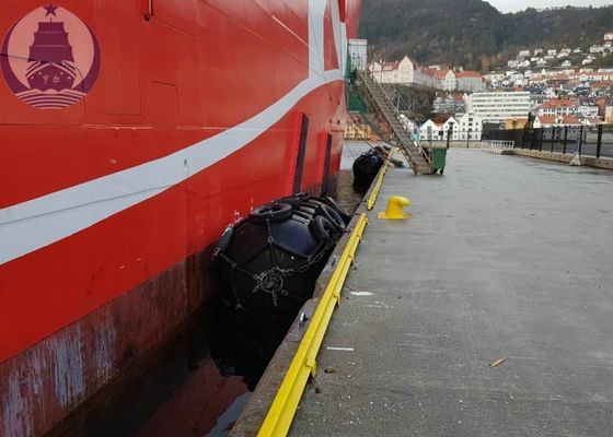 کیفیت 80KPa جذب انرژی بالا پنوماتیک دریایی گلگیر برای کشتی به انتقال کشتی کارخانه