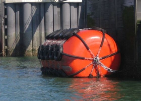 کیفیت ISO 17357 Certified EVA Foam Filled Fender with Customizable Density 70-110kg/m³ and 0.5m-4.8m Diameter for Marine Use کارخانه