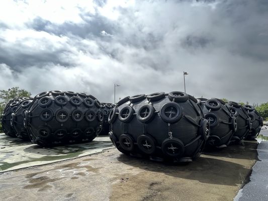 کیفیت با دوام بالا پنوماتیک فرندری دریایی با زنجیره تایر روش پرداخت خالص وسترن یونیون ایده آل برای ایمنی لنگرگاه کشتی کارخانه