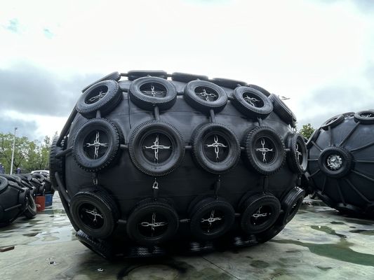 کیفیت طول عمر طراحی 8 تا 15 سال، گلگیر دریایی بادی با ارائه فشار 50 کیلو پاسکال و 80 کیلو پاسکال و روش نصب زنجیر طناب پلی پروپیلن، ایده آل برای پهلوگیری کشتی کارخانه