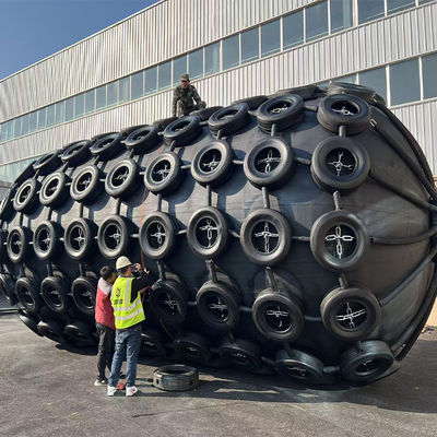 کیفیت ISO 17357 Certified Natural Rubber Pneumatic Fender with 50Kpa Working Pressure for Marine Safety کارخانه
