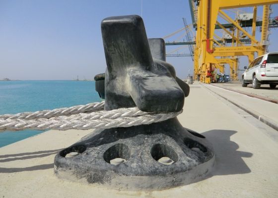 کیفیت تجهیزات دریایی Horn Bollard تجهیزات دریایی 40 تن از جنس استیل ضد زنگ کارخانه