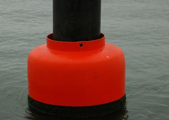 کیفیت فندرهای پر شده با فوم با کارایی بالا و گلگیرهای سفارشی حوض سیاه قایق سفارشی کارخانه