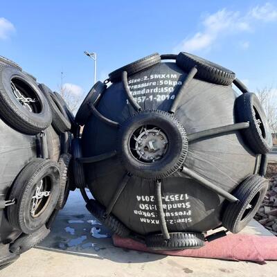 کیفیت 4.8x12m 50kpa / 80kpa Pneumatic Fenders For Ships کارخانه
