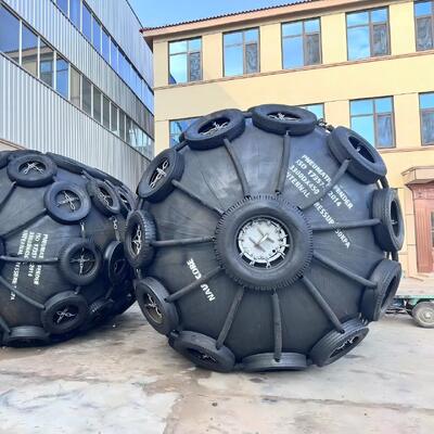 کیفیت 4.8x12m 50kpa / 80kpa Pneumatic Fenders For Ships کارخانه