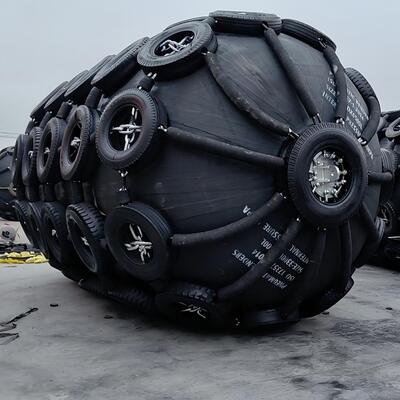 کیفیت High Quality Pneumatic Rubber Fender For Offshore کارخانه