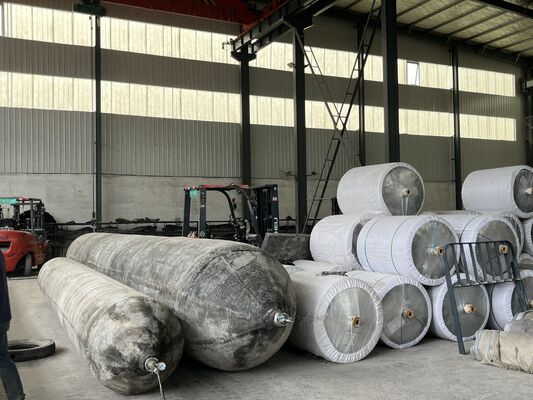 کیفیت Marine Rubber Airbag with High Grip Surface Pattern for Stable Shipyard Positioning in 0.8-3 M Diameter and 4-25 M Length کارخانه