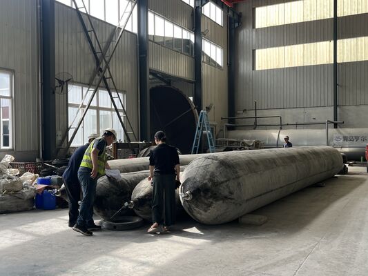 کیفیت Marine Rubber Airbag with High Grip Surface Pattern for Stable Shipyard Positioning in 0.8-3 M Diameter and 4-25 M Length کارخانه