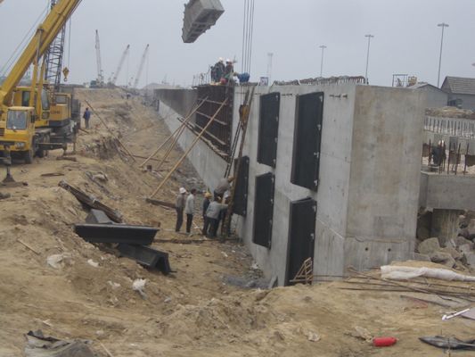 کیفیت کیسه های هوا پنوماتیک با کیسه هوا و لاستیک دریایی صنعتی 8 - 24 متر برای راه اندازی کشتی کارخانه