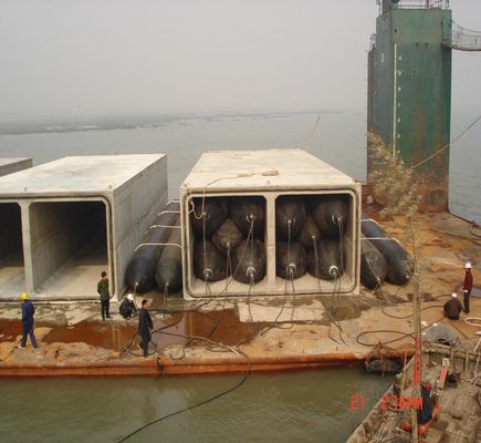 کیفیت کیسه های هوا برای بالابری سنگین دریایی بارانداز خشک بار حمل بالابر و کیسه هوا دریایی کارخانه