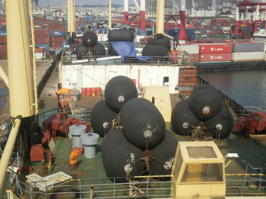 کیفیت فندر لاستیکی پنوماتیک 1.5*2.5 متر فنر لاستیکی دریایی برای محافظت از حوض کارخانه