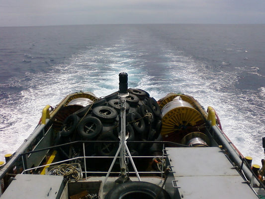 کیفیت فندر لاستیکی زیر دریایی 50kpa یوکوهاما پنوماتیک لاستیکی برای بستن کشتی کارخانه