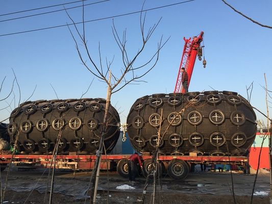 کیفیت 50kpa 2.0D*3.5L گلگیر پنوماتیک دریایی یوکوهاما لاستیک طبیعی کارخانه