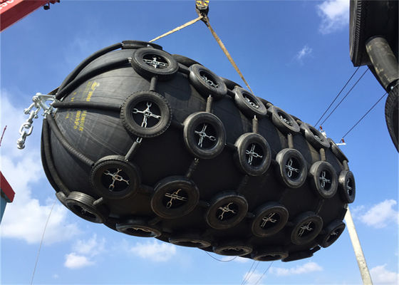 کیفیت گلگیر لاستیکی پنوماتیک استاندارد 2*3.5 متری یوکوهاما ISO17357 کارخانه