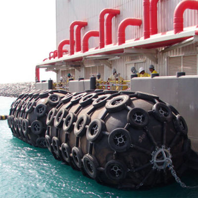 کیفیت گلگیر لاستیکی دریایی بادی ISO17357 50KPA/80KPA بادوام در حال استفاده کارخانه