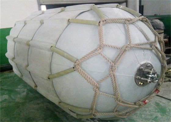 کیفیت محافظ اسکله کشتی گلگیر لاستیکی پنوماتیکی رنگ سفید کارخانه